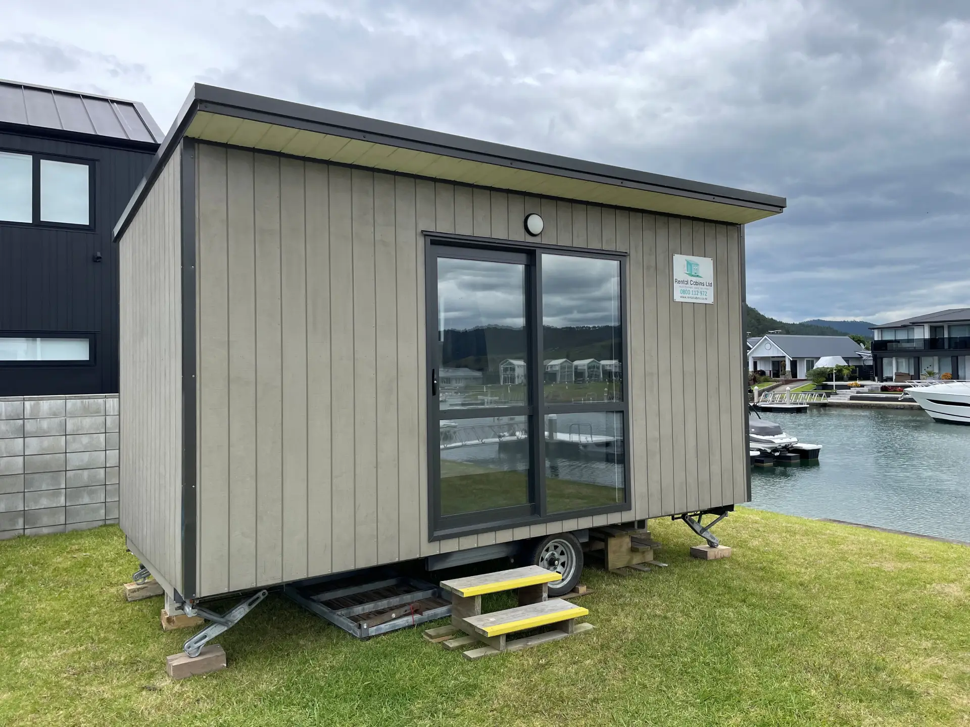 Flexible rental terms image large cabin 2